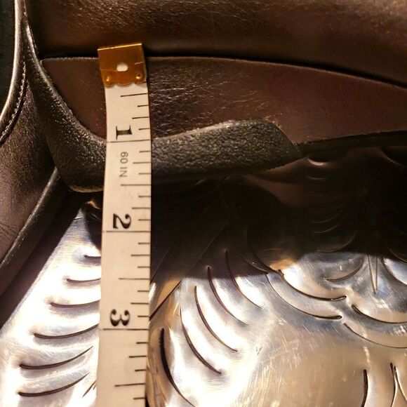 Silver metallic aerosols, brand new,has a few little  scuffs, barely comfortable - Picture 6 of 6